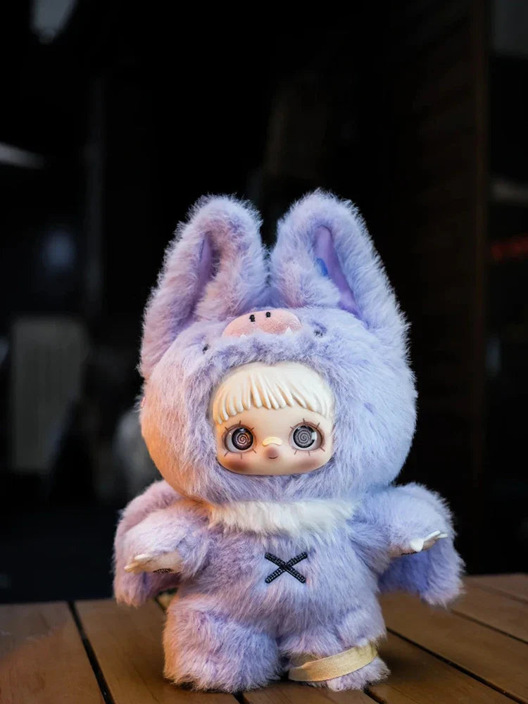 🌲 Peluche Kawaii Maymei V2 – Série Dark Forest | Décor de Bureau Mystérieux