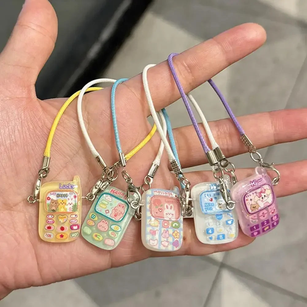 📱 Pendentif Mini Cartoon Labubu – L’accessoire qui fait toute la différence !