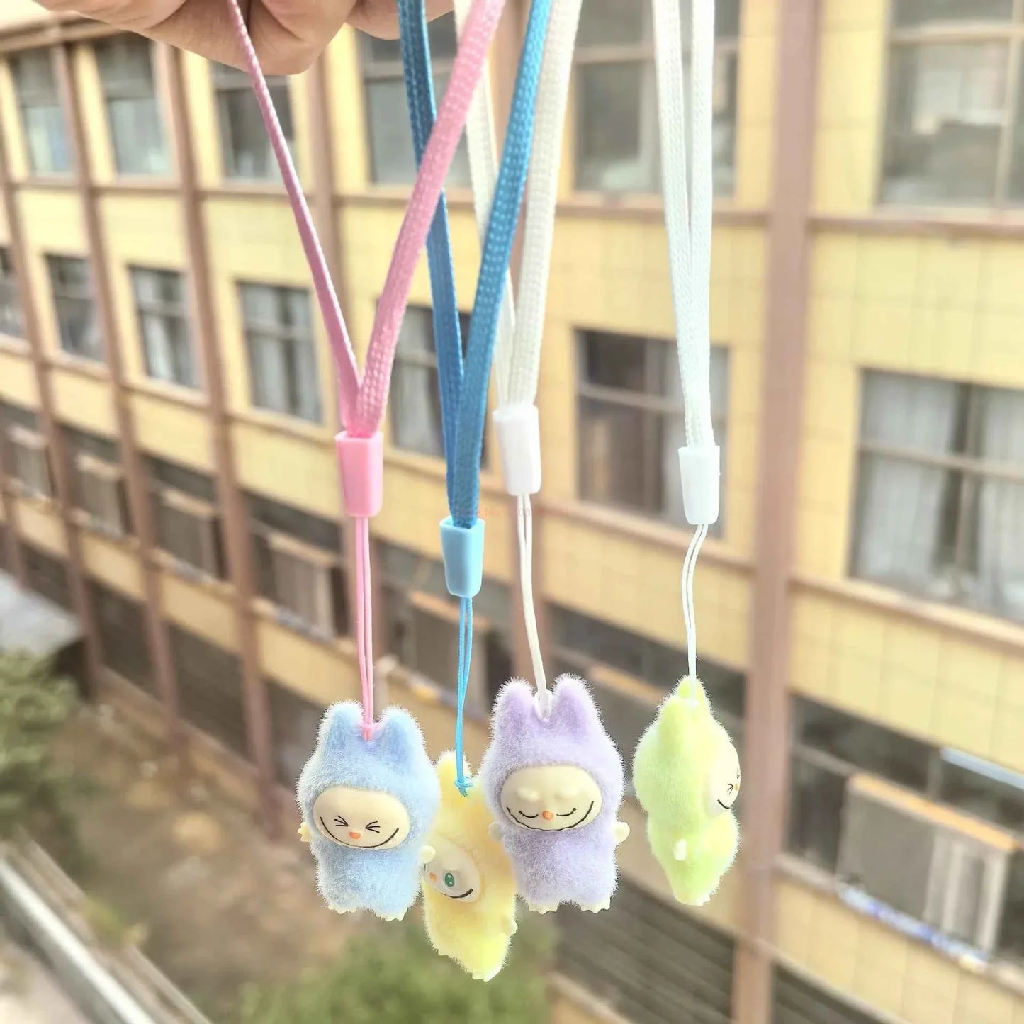 🎀 Lots de Pendentif Labubu – L’accessoire qui fait sourire votre quotidien