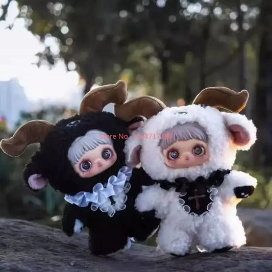 🌲 Peluche Kawaii Maymei V2 – Série Dark Forest | Décor de Bureau Mystérieux