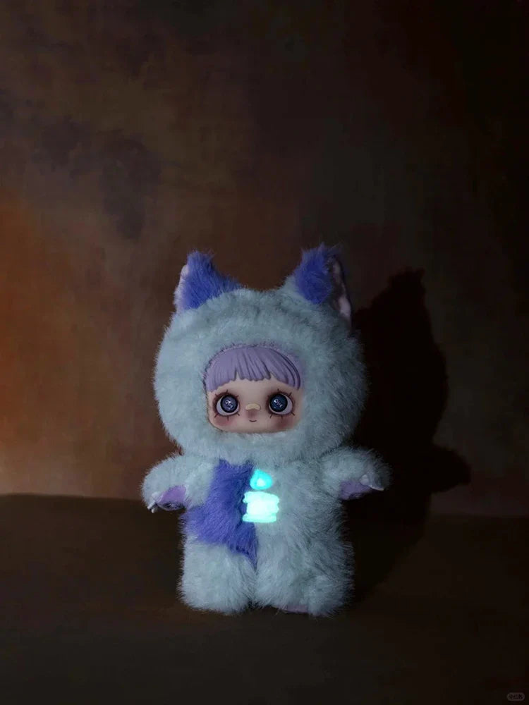 🌲 Peluche Kawaii Maymei V2 – Série Dark Forest | Décor de Bureau Mystérieux