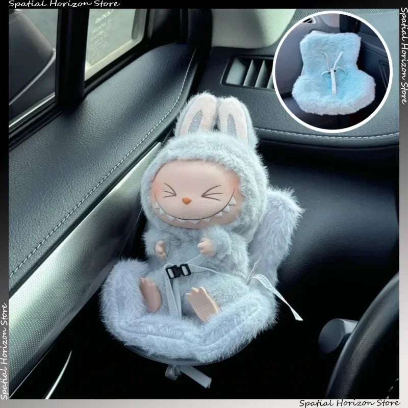 🚗 Mini Siège de Sécurité Kawaii Labubu – Pour Poupées de 15 à 17 cm