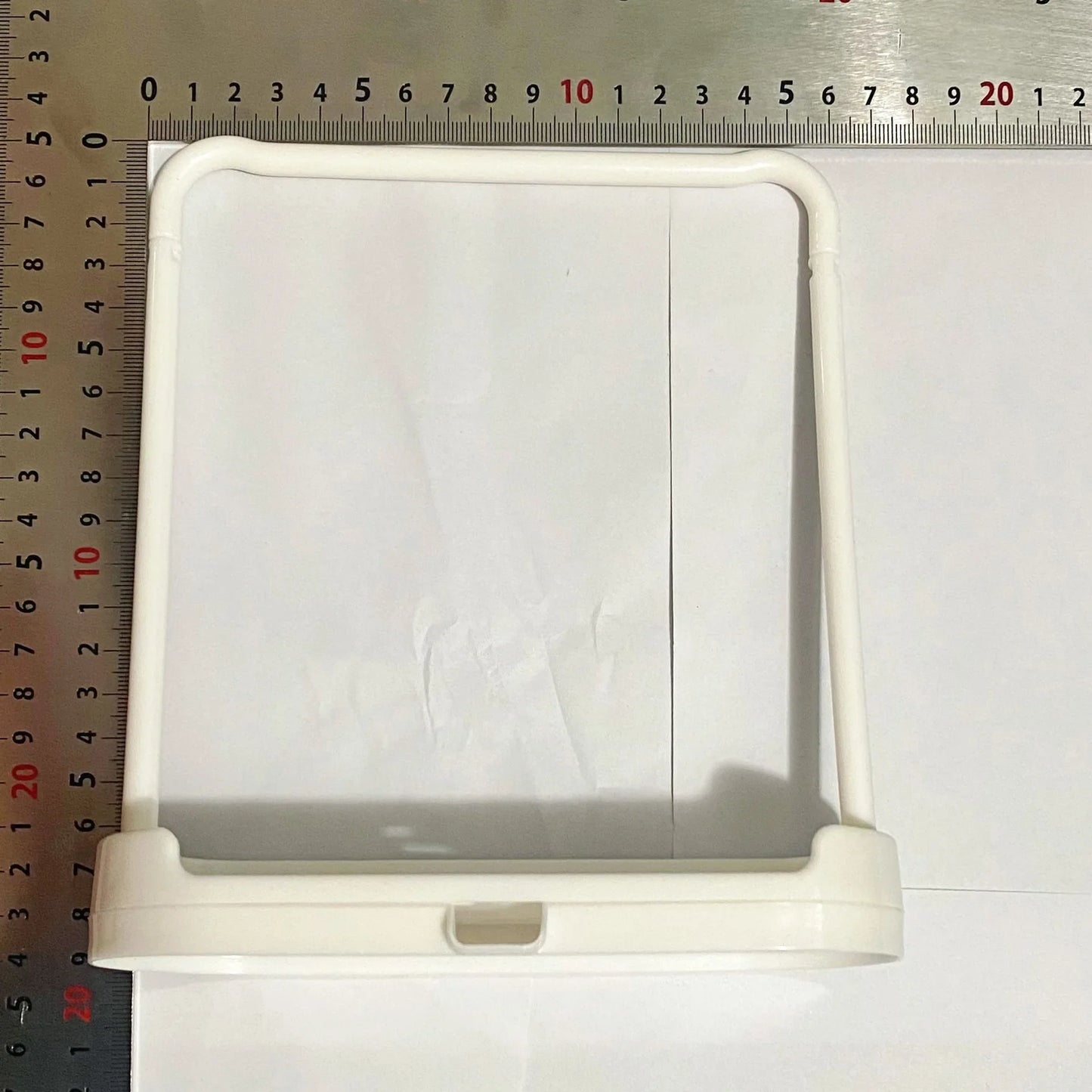👗 Ensemble de 10 Mini Cintres pour Poupées Labubu – Organisation & Style