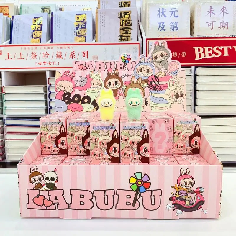 🎉 Set de 48 Pièces Labubu Cartoon Box – Un Univers de Magie et de Créativité