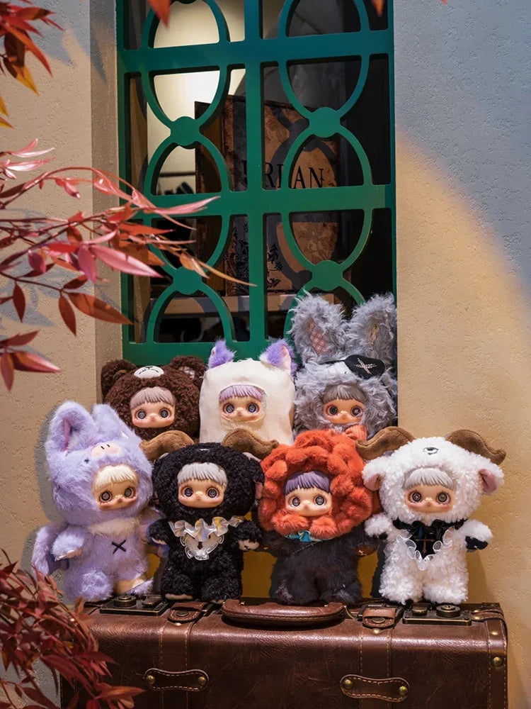 🌲 Peluche Kawaii Maymei V2 – Série Dark Forest | Décor de Bureau Mystérieux