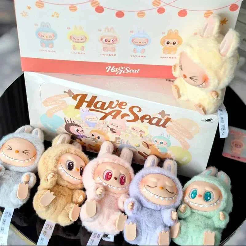 💖 Figurine Émaillée Labubu Heartbeat Macaron – Monstre Kawaii Collectible