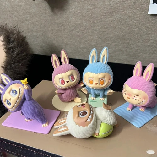 🧘 Figurine Labubu Lazy Yoga – Boîte Surprise Kawaii