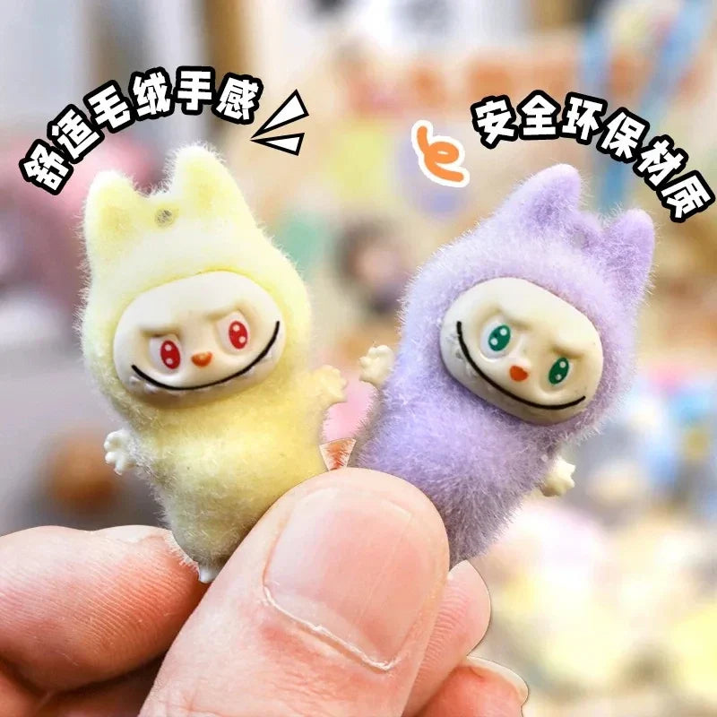 🎨 Labubu Cartoon Resin Plush Pendant – Accessoire Kawaii à Surprendre !