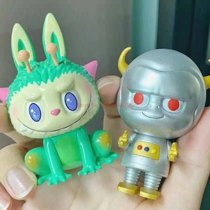 🚀 Labubu – Capitaine des Monstres de l’Espace – Figurine Anime POP MART