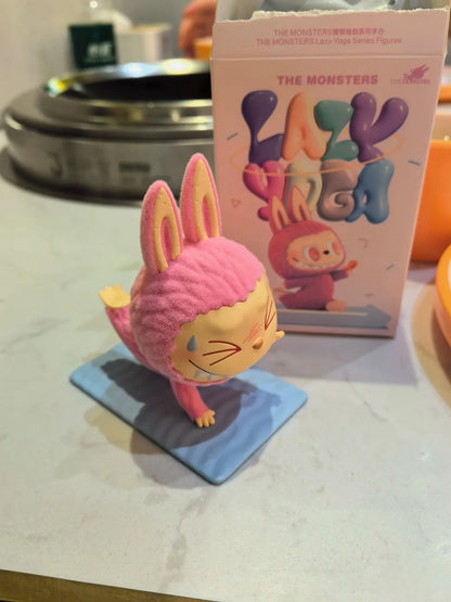🧘 Figurine Labubu Lazy Yoga – Boîte Surprise Kawaii