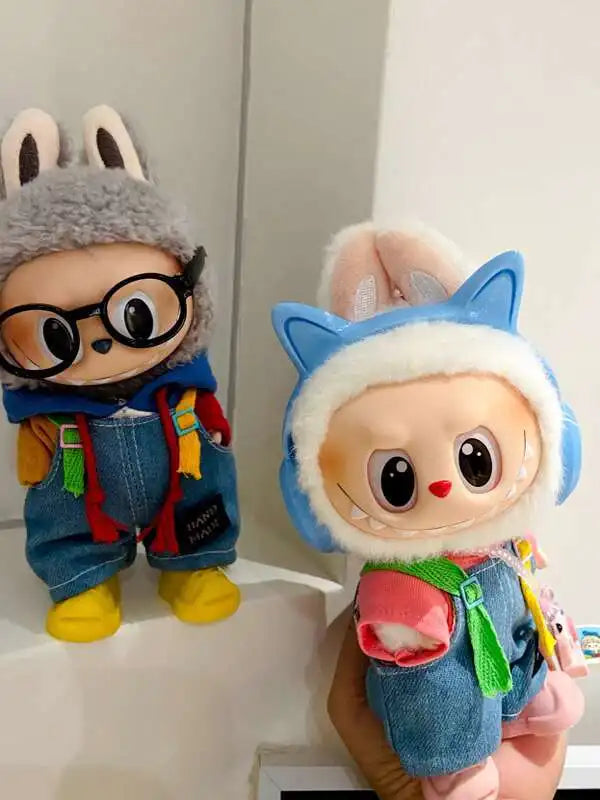 👖💙 Overalls en Denim pour Poupée Labubu – 17 cm de Style et d’Aventure !