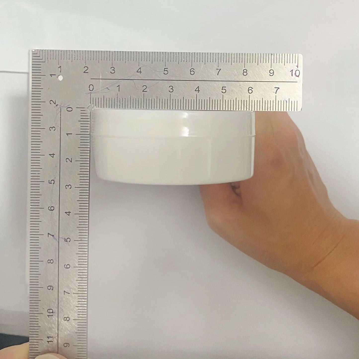 👗 Ensemble de 10 Mini Cintres pour Poupées Labubu – Organisation &amp; Style