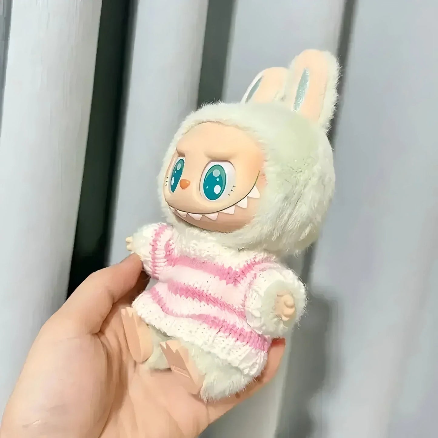 🧸 Sweater Rayé Rose &amp; Blanc pour Poupée Labubu 17 cm