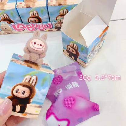 🎁 Labubu Boîte Surprise Flocking – La Magie au Creux de Votre Main !