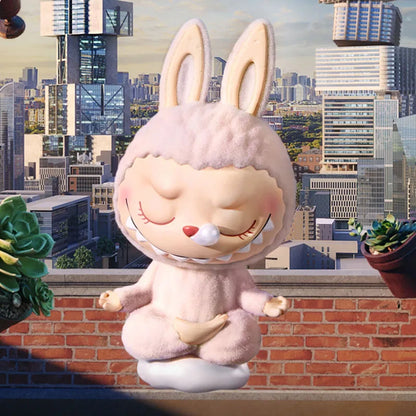 🧘♀️ LABUBU The Monsters – Série Yoga Paresseux